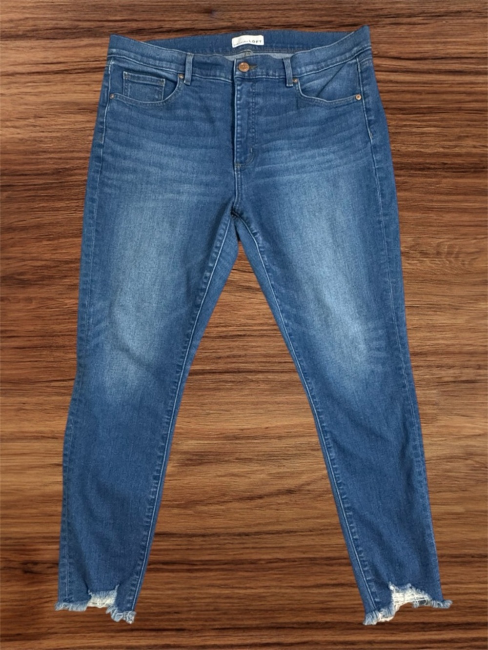 LOFT Medium Wash Skinny Ankle Jeans with Raw Hem Size 14/32